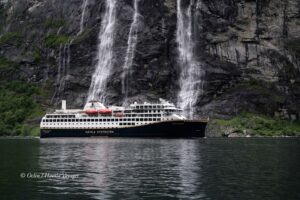 Havila Castor in Geirangerfjorden