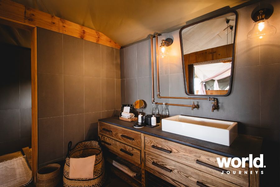 Magashi ensuite bathroom