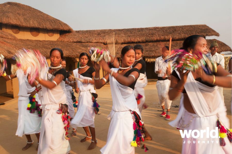 Meghauli Serai dancers