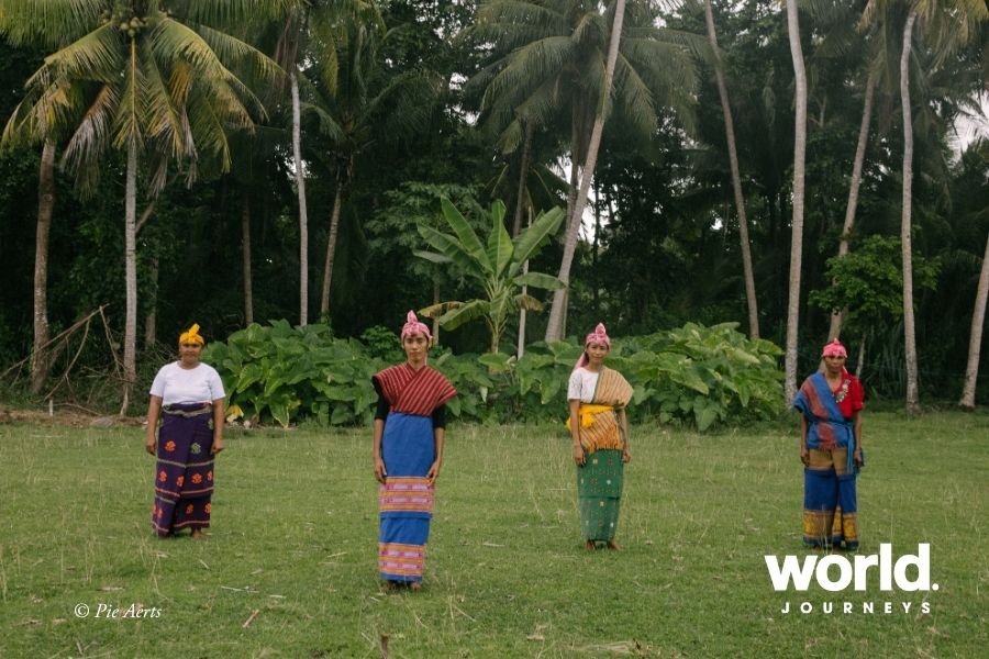 Traditional dress, Sumba