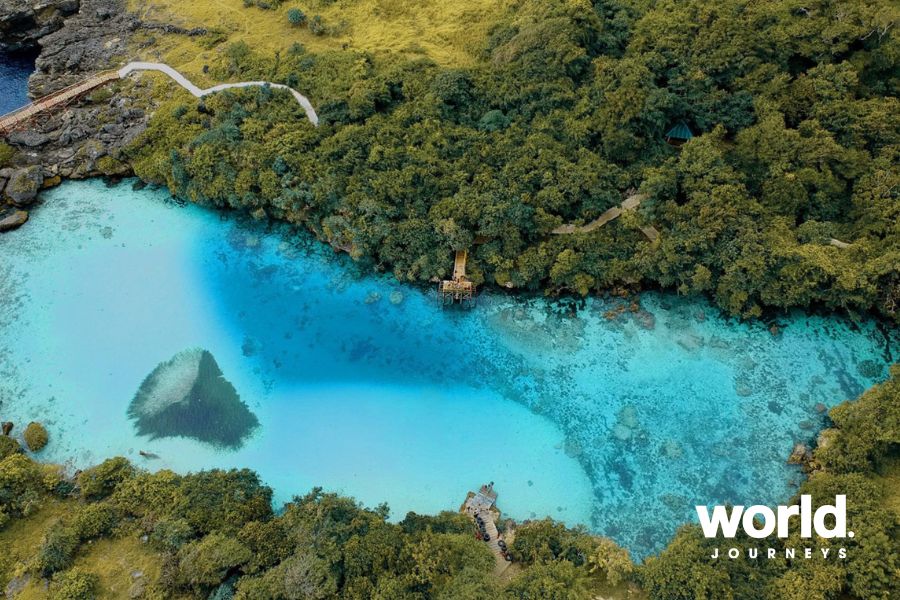Weekuri Lake, Sumba