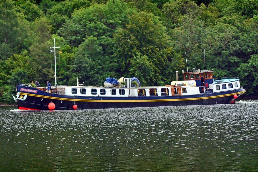 Barge Cruising the Scottish Highlands